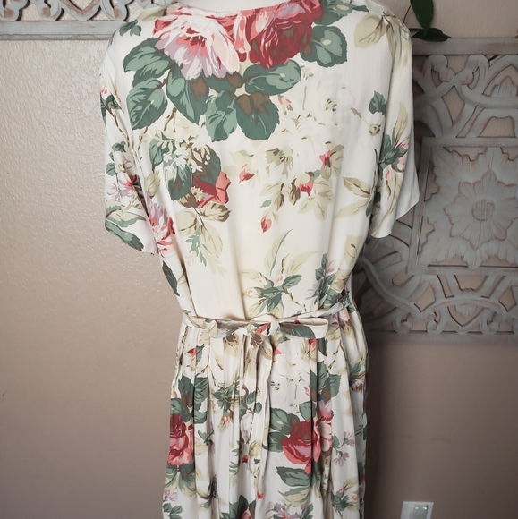 Floral Dress - Picture 4 of 15